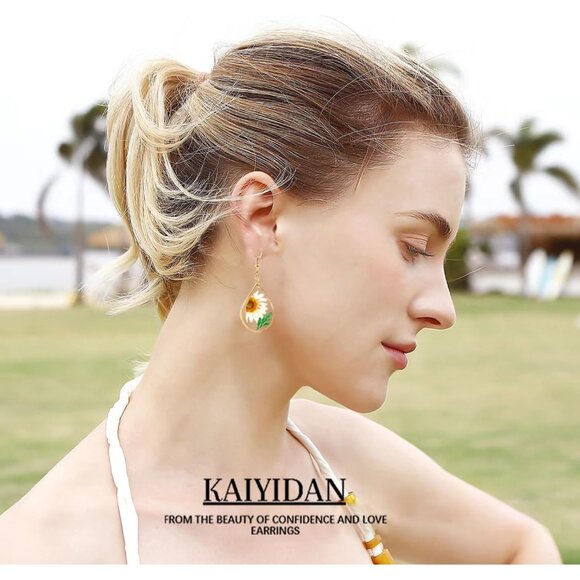 Mums Gold Dry Flower Statement Vintage Long Summer Earring for Women Jewelry - Picture 2 of 9